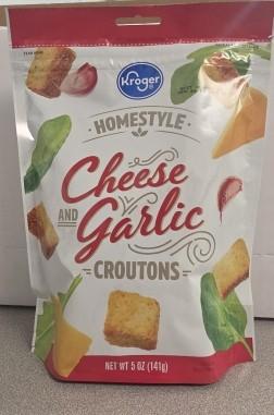 Front label panel for Kroger Homestyle Cheese and Garlic Croutons, 5 oz. recalled product/package image
