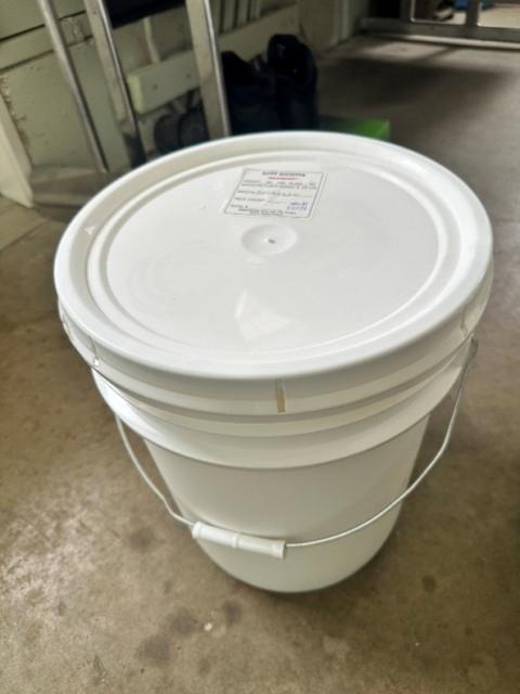 Photograph of white bucket of Soft Ricotta Cheese, 5 gallon recalled product/package image